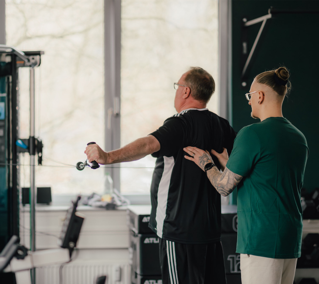 Personal Training Hamburg – Krafttraining am Kabelzug im KRAFTKERN Studio Barmbek